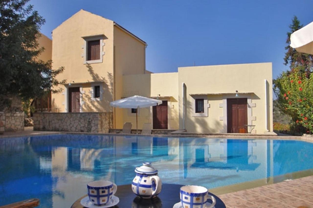 Heliopetra Independant Studios -Village Close To Beaches -Sharing A Large Pool Koprana Esterno foto