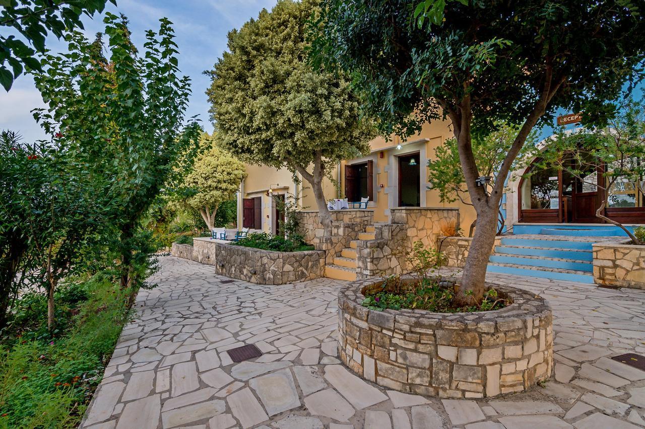 Heliopetra Independant Studios -Village Close To Beaches -Sharing A Large Pool Koprana Esterno foto